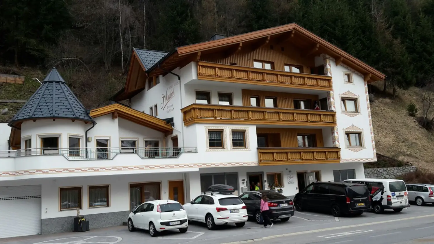 Menschen in Ischgl am Längestadl