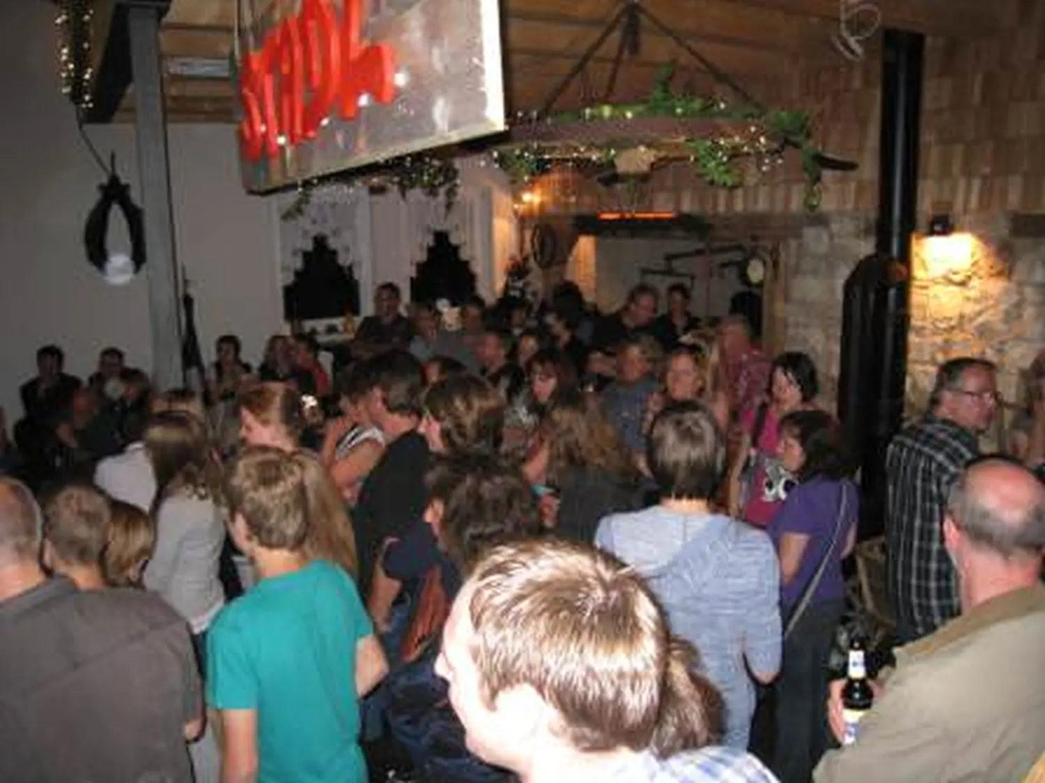e Leute haben viel Spaß beim Event by Längestadl M